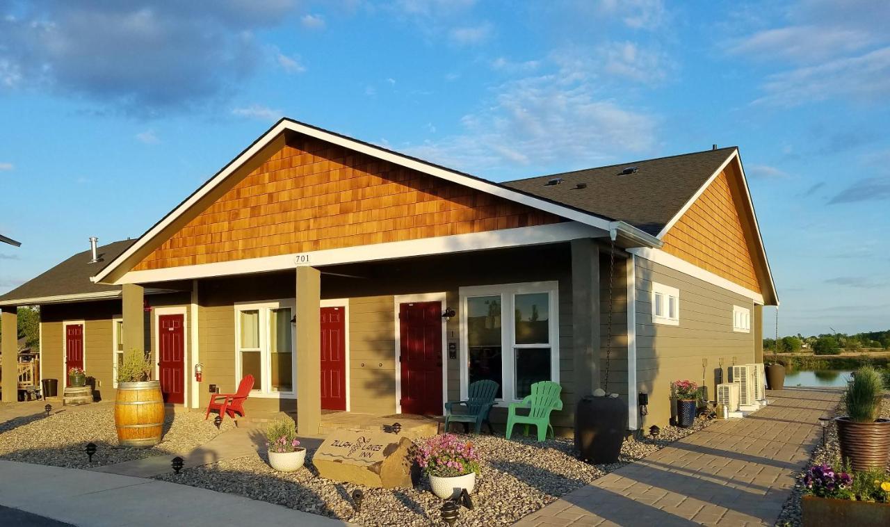 Zillah Lakes Inn Exteriör bild